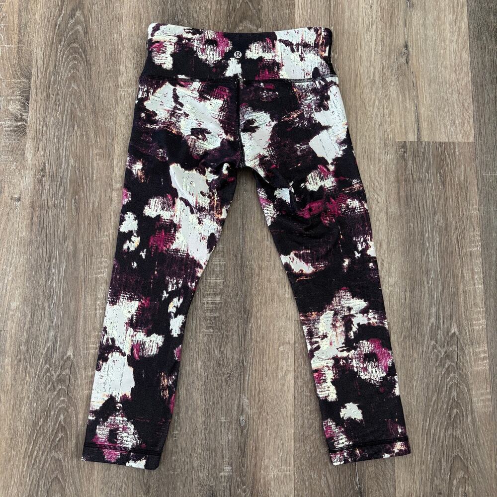 Lululemon Wunder Under Crop III Kara Blossom Multi - Size: 6 - Picture 4 of 7